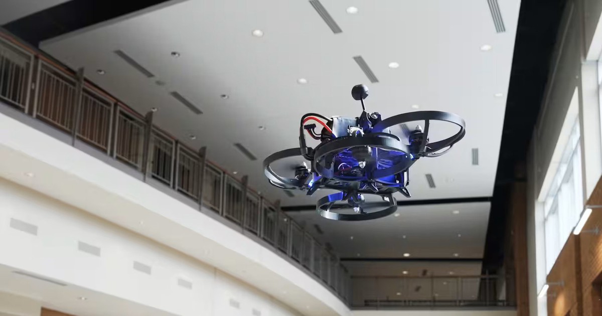 Trường học Mỹ triển khai drone bắn hơi cay đối phó xả súng