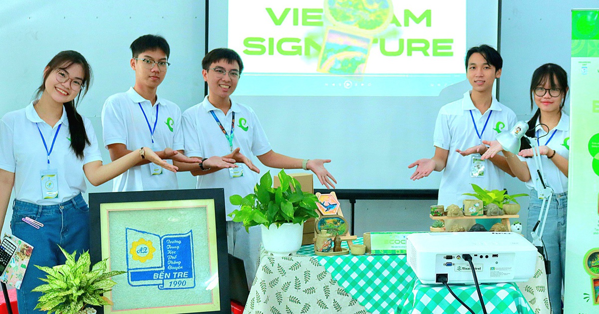 Học sinh biến mụn dừa, bã cà phê thành sản phẩm xanh