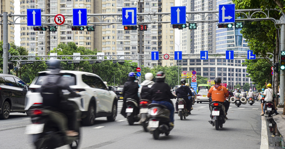 Sau 5 ngày điều chỉnh, đường Nguyễn Hữu Cảnh giảm xung đột, người dân đi lại ổn định
