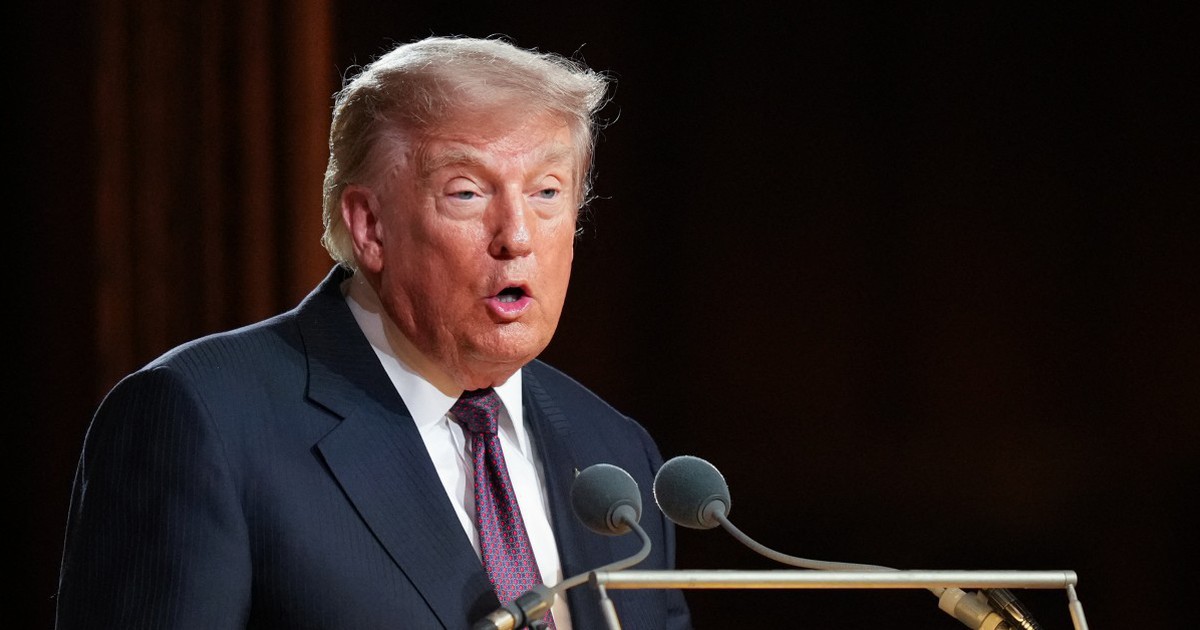 Ông Trump lại tuyên bố sẽ đánh Iran 'tả tơi'