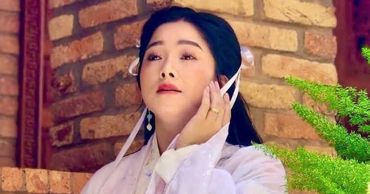 Tài năng cải lương Bích Trâm 'tung' bài ca cổ Thoại Khanh - Châu Tuấn khán giả nghe mê