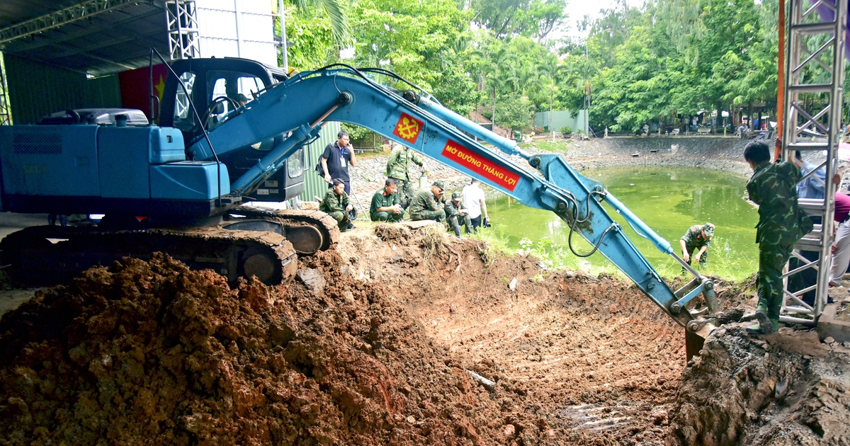Đắp đê bao, bơm nước, mở rộng khu vực tìm kiếm hài cốt liệt sĩ tại công viên Lê Thị Riêng