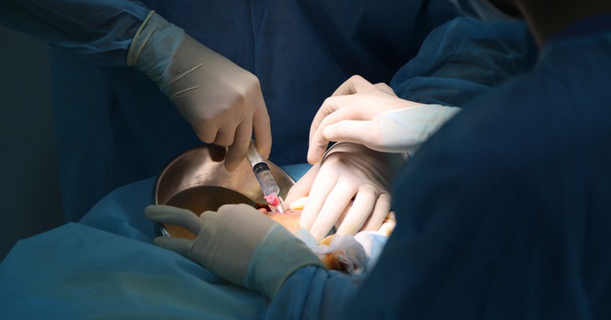 Hàng loạt cá nhân, cơ sở y tế tại TP.HCM bị xử phạt, nhân viên văn phòng cũng khám chữa bệnh trái phép