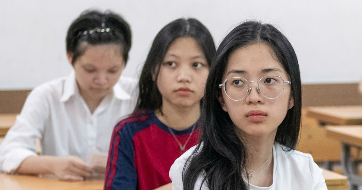 Đại học Kinh tế quốc dân và loạt trường công bố điểm sàn, cao nhất 25 điểm