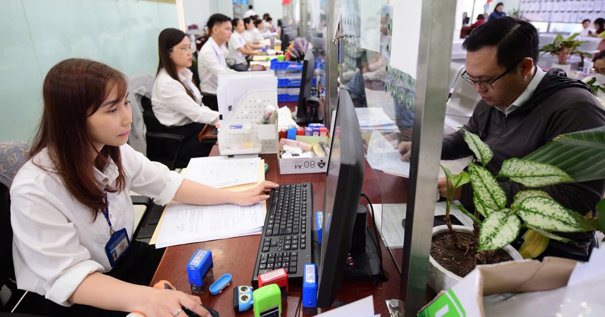 Bộ Nội vụ cập nhật danh sách mới địa bàn ở TP.HCM và 32 tỉnh, thành, đơn vị áp dụng phụ cấp khu vực