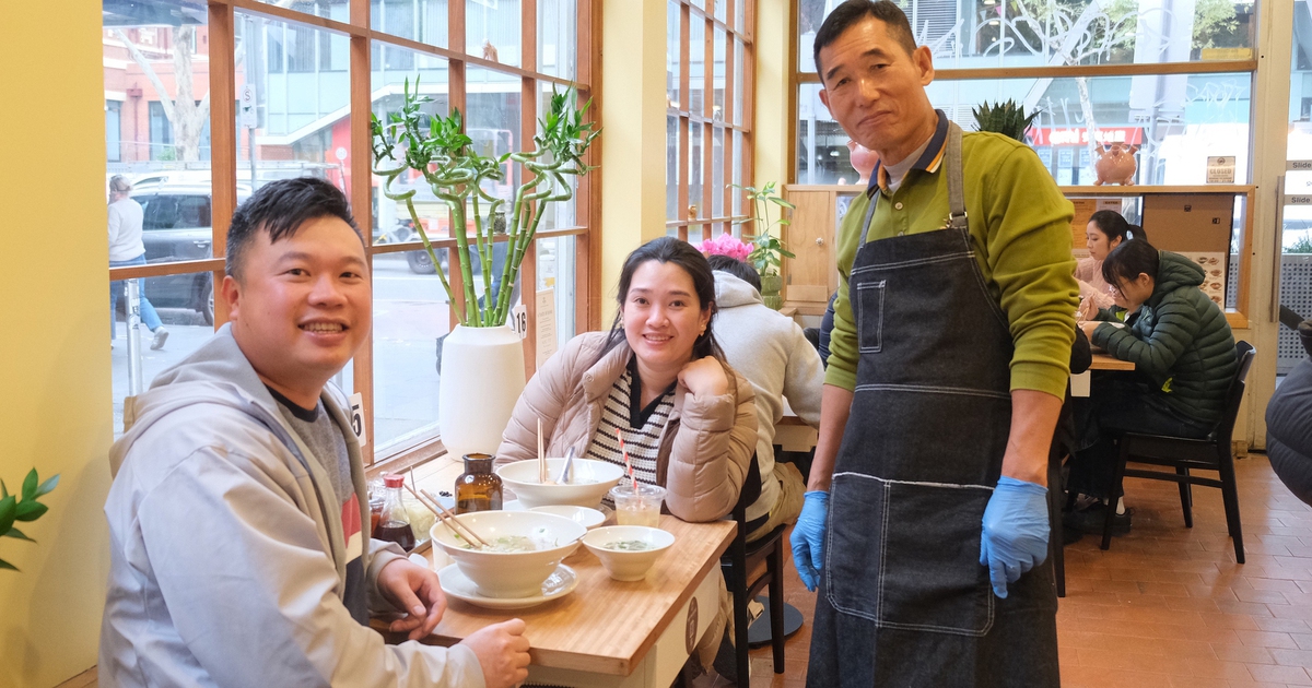 Phở 'xếp hàng' Bát Đàn sang Úc