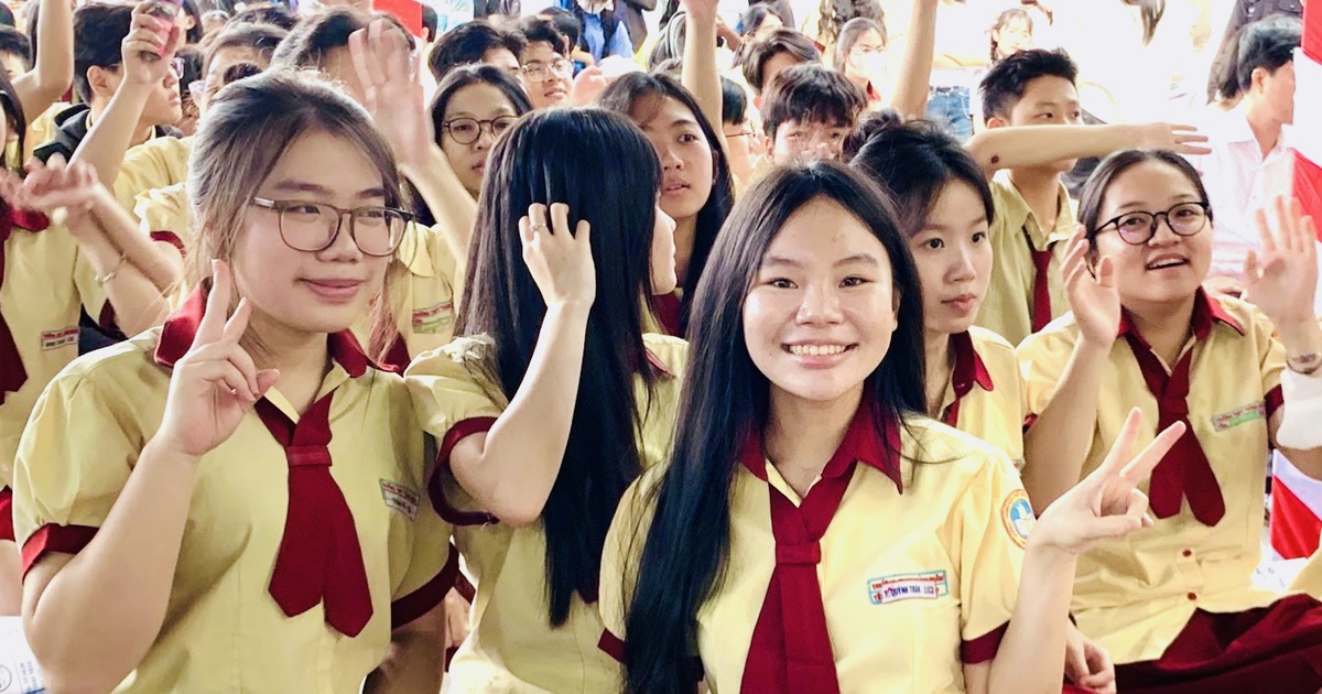 Nhiều trường đại học ‘chơi lớn’ tại Ngày hội lựa chọn nguyện vọng xét tuyển 2026