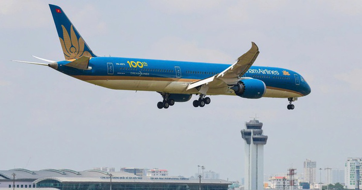 Cổ phiếu Vietnam Airlines 'cất cánh', thanh khoản đột biến ở nhóm chứng khoán