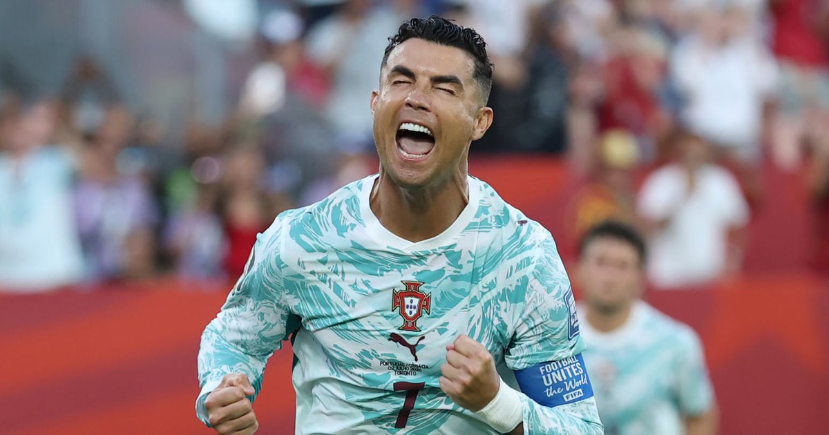 Ronaldo được vinh danh khi ghi bàn đầu tiên ở vòng knock-out World Cup