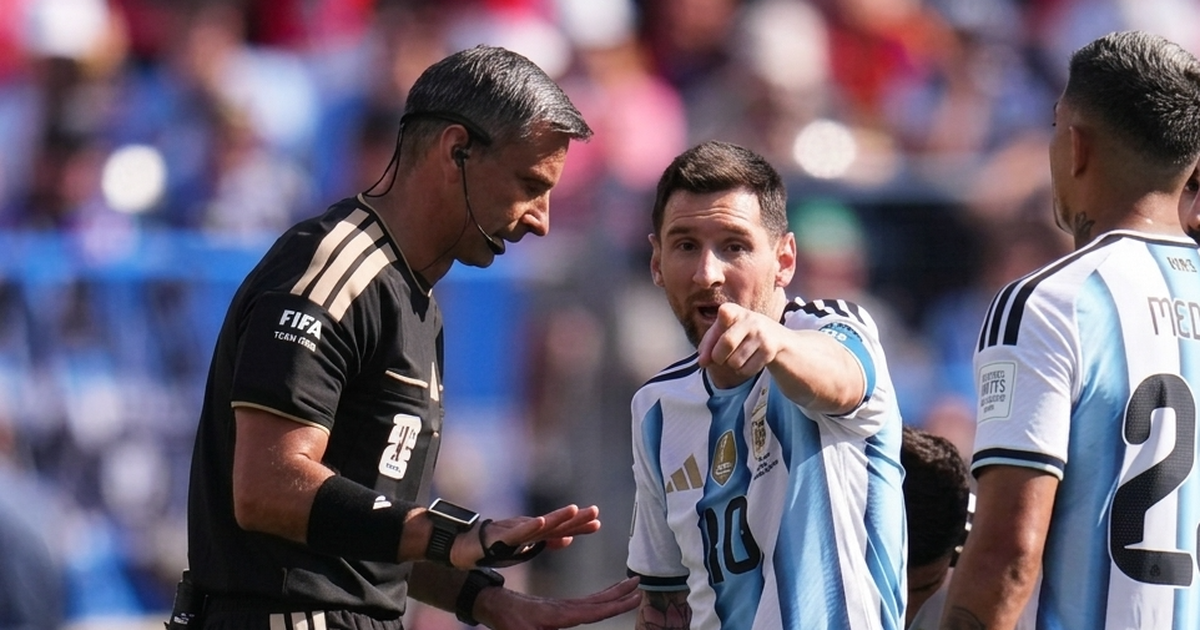 Trọng tài Vincic hé lộ cuộc trò chuyện với Messi ở chung kết World Cup 2026