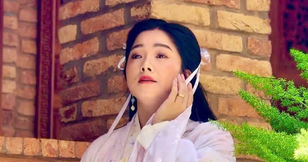 Tài năng cải lương Bích Trâm 'tung' bài ca cổ Thoại Khanh - Châu Tuấn khán giả nghe mê