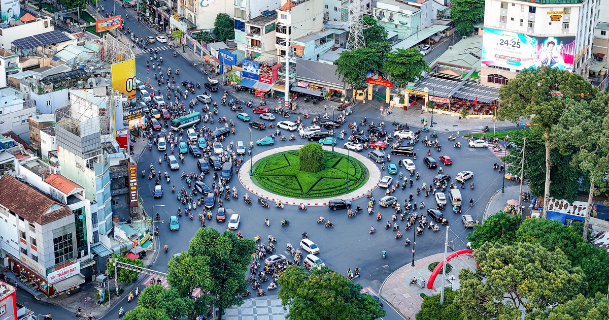 Rào chắn một phần nút giao Lý Thái Tổ - Hùng Vương làm đường thoát nước, hoàn thành trước 2-9