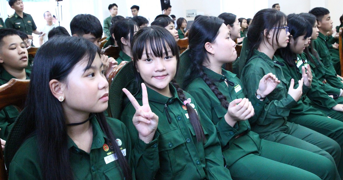 98 'chiến sĩ nhỏ' TP.HCM khởi động cùng học kỳ trên biển