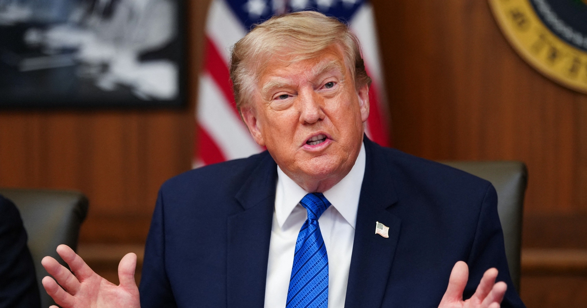 Cuộc họp nội các thứ 13 của ông Trump