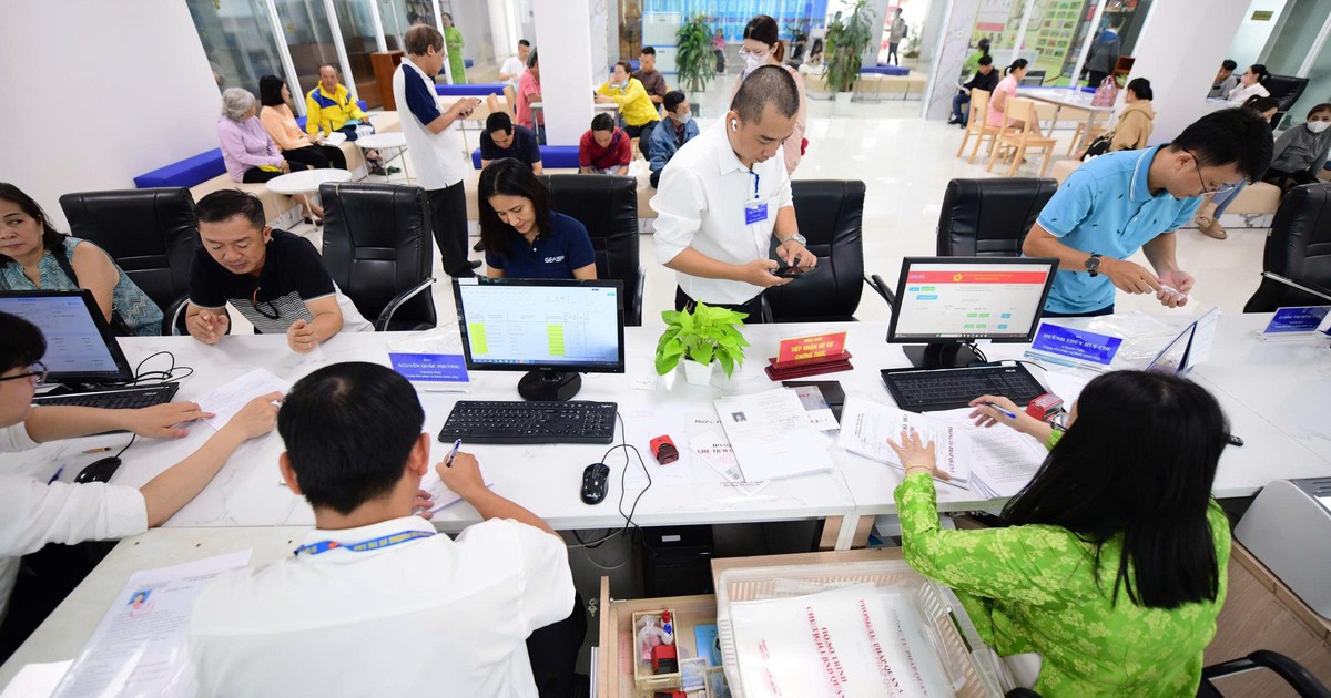 Bộ Nội vụ đang nghiên cứu, đề xuất chính sách tiền lương cho cán bộ, công chức