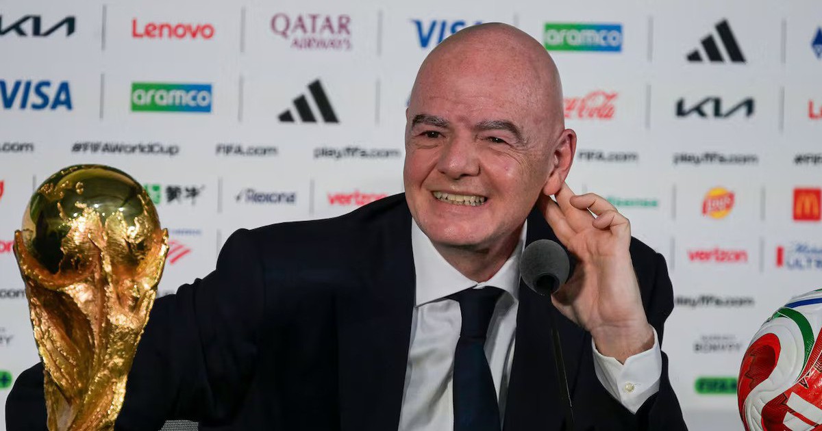 FIFA gửi thư kêu oan: 'Chúng tôi đâu tính bán World Cup'