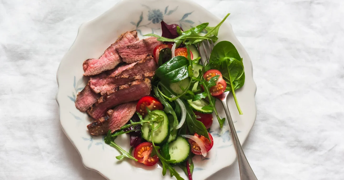 Ăn quá nhiều protein có thể khiến bạn già nhanh hơn?