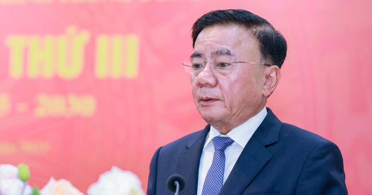 Bộ Chính trị: Nghiên cứu cơ chế quần chúng ưu tú tham gia một số hoạt động sinh hoạt Đảng định kỳ
