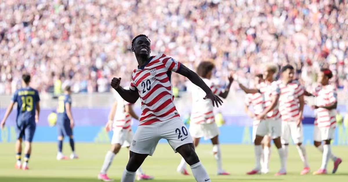 Tiền đạo tuyển Mỹ Balogun được xóa thẻ đỏ, ông Trump phấn khích nói 'FIFA đã làm điều đúng đắn'