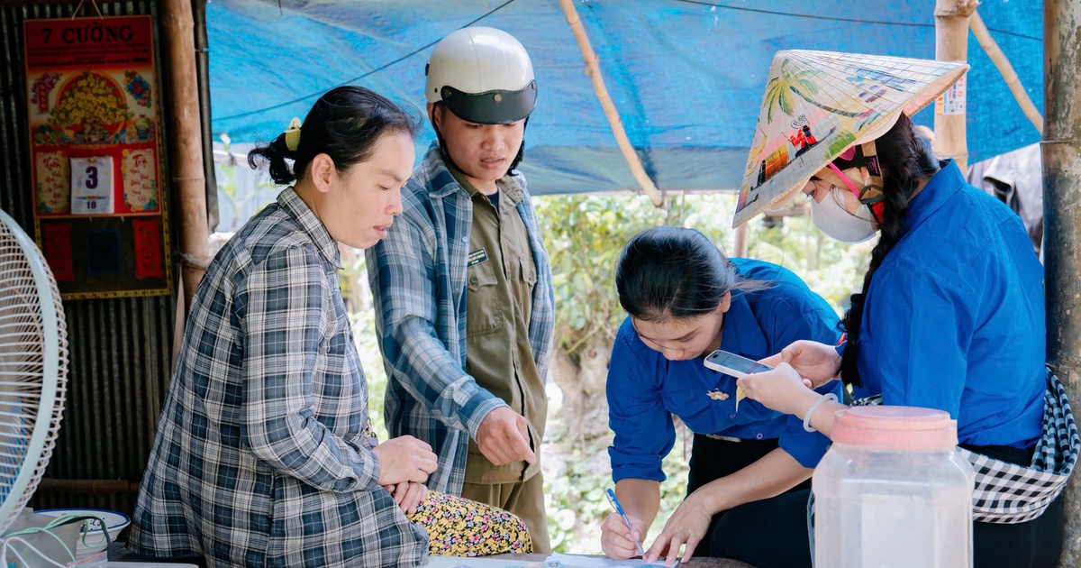 Gần 3.000 chiến sĩ tình nguyện hỗ trợ chuyển đổi số vùng biên Đồng Tháp