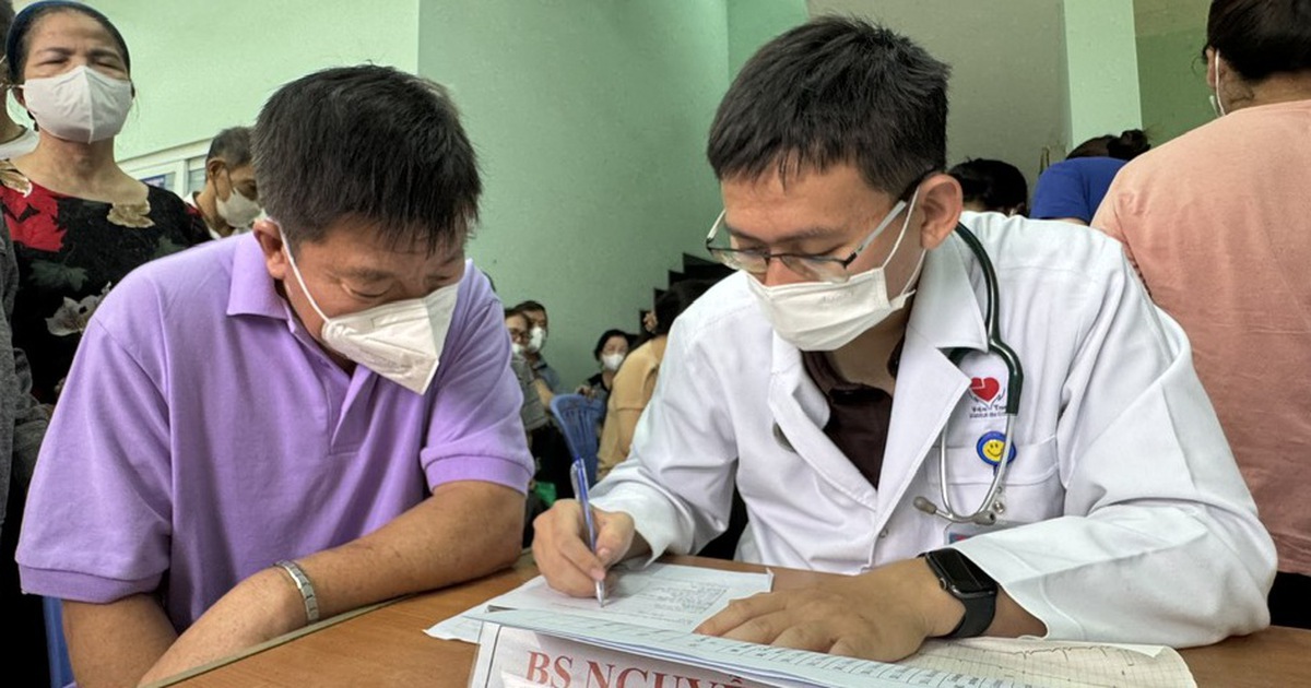 Giám đốc Sở Y tế TP.HCM: 'Thời gian khám sức khỏe toàn dân không còn nhiều, cần tăng tốc'