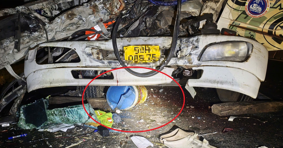 Vụ tông xe đang dừng trên cao tốc làm 1 người chết: Vật cảnh báo được đặt quá gần