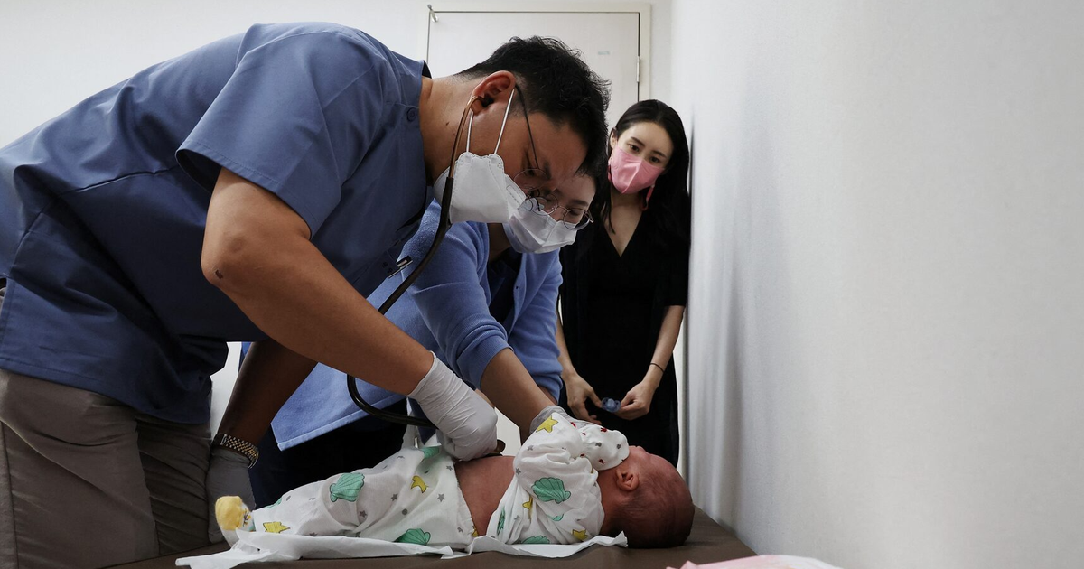 Hàn Quốc: Khoa sơ sinh quá tải, bác sĩ phải làm 100 tiếng/tuần