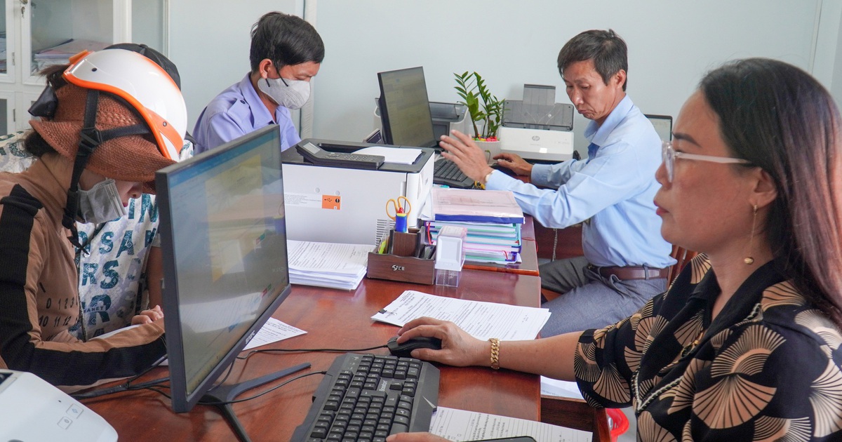 Cà Mau lập tổ lưu động giải quyết thủ tục hành chính tại nhà cho người yếu thế