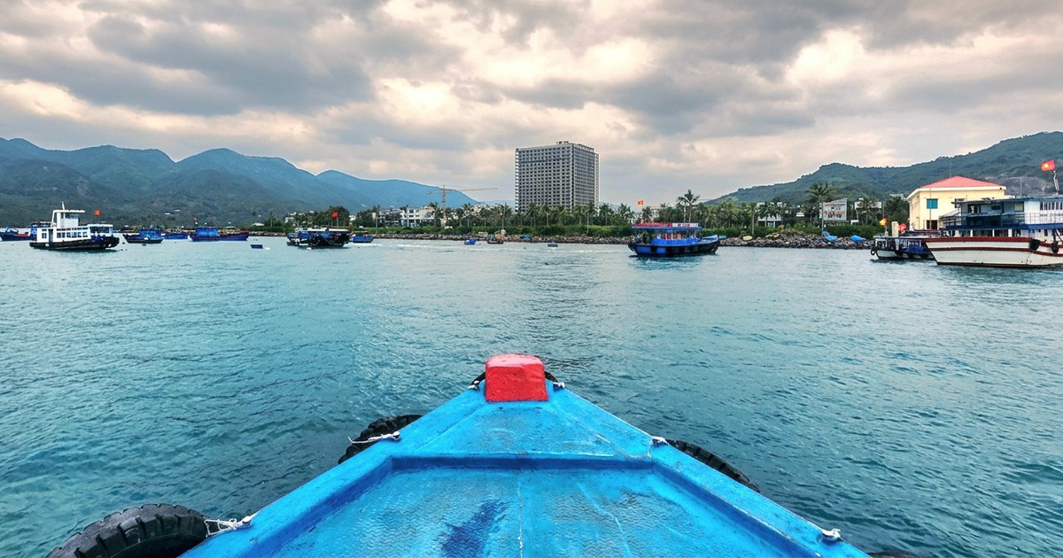 Nghỉ học 'trung tâm quốc tế', làm sao vào được trường học chương trình giáo dục Việt Nam?