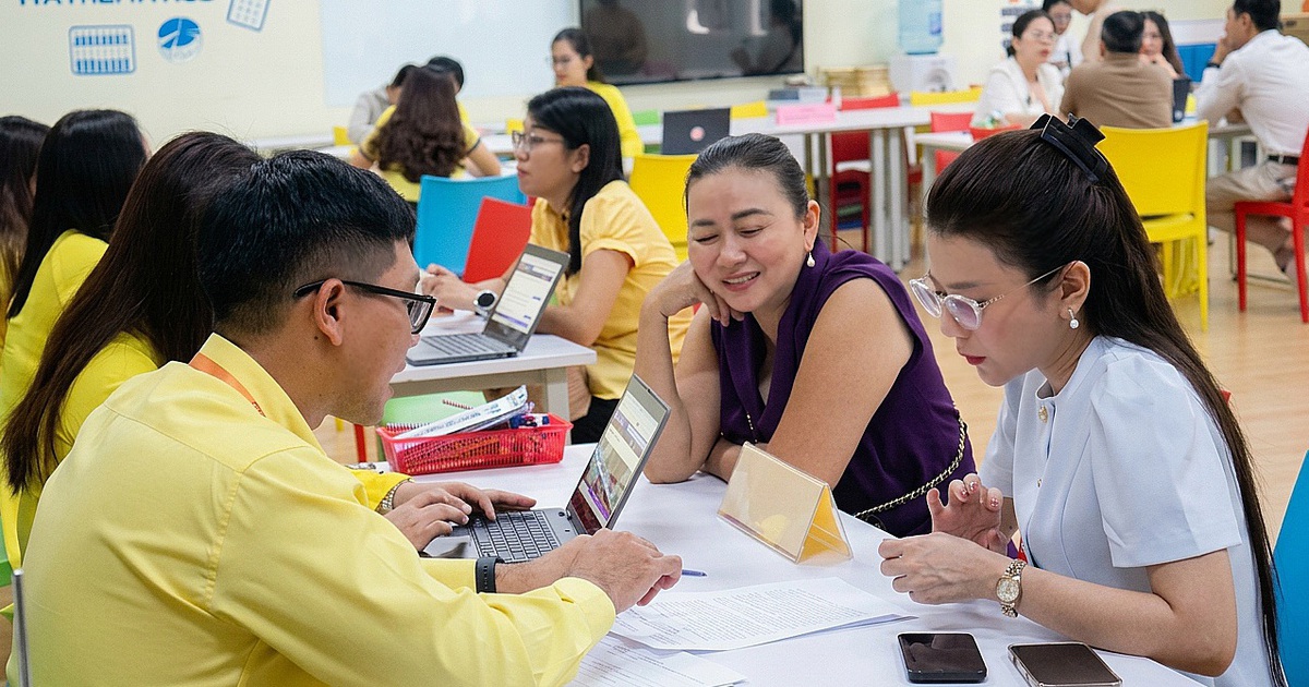 Tuyển sinh lớp 1 và 6 ở TP.HCM: Quá tải hồ sơ, các phường giải quyết ra sao?