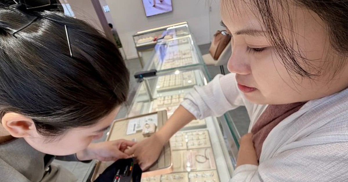 Việt Nam chi 3.160 tỉ đồng nhập kim cương trong 6 tháng, nguồn hàng chính đến từ đâu?
