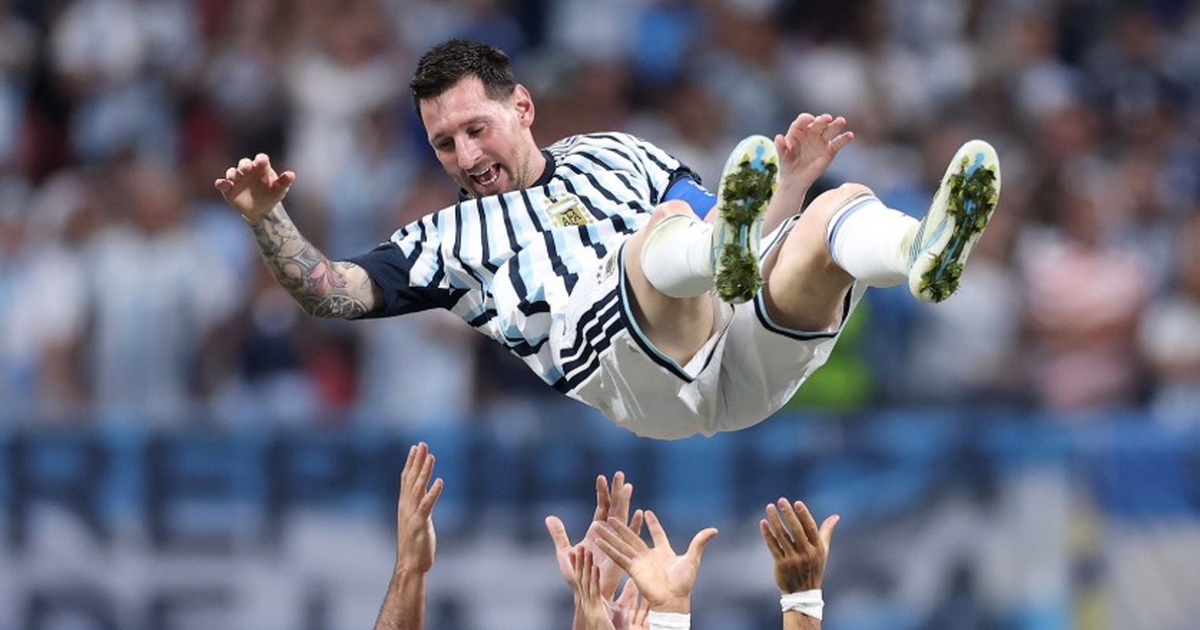 Tuyển Argentina bất ngờ để lộ tin tức buồn về Messi