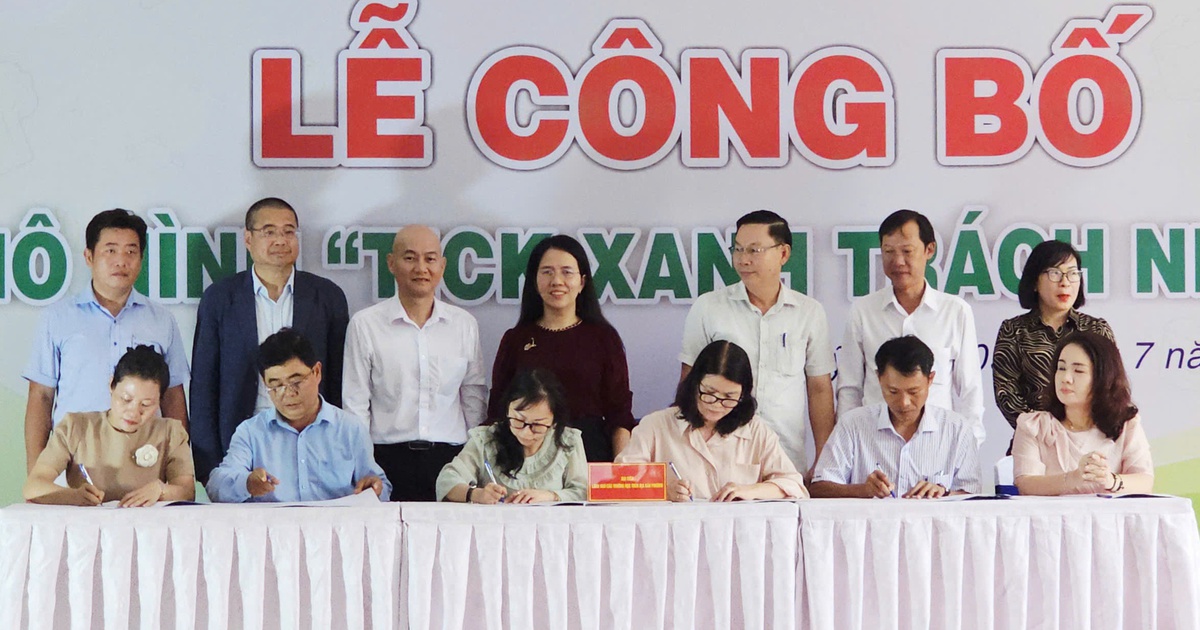 Thực phẩm 'tick xanh' vào trường học, phụ huynh đỡ lo lắng