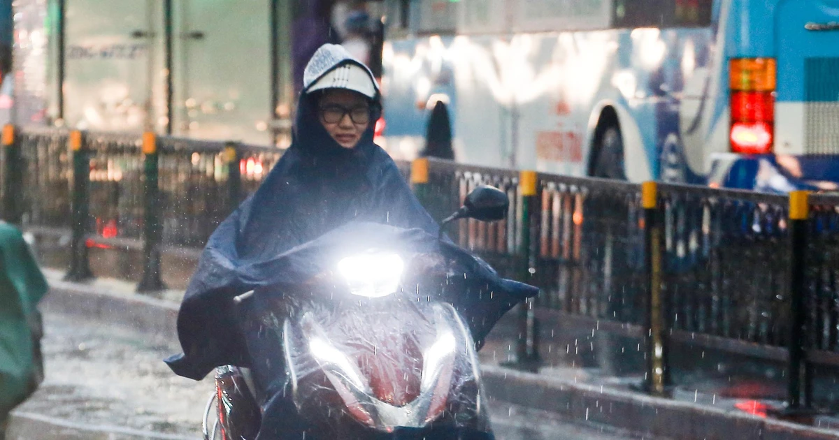 Thời tiết hôm nay 10-7: Bắc Bộ mưa rất to, Nam Bộ mưa rào, nhiều mây