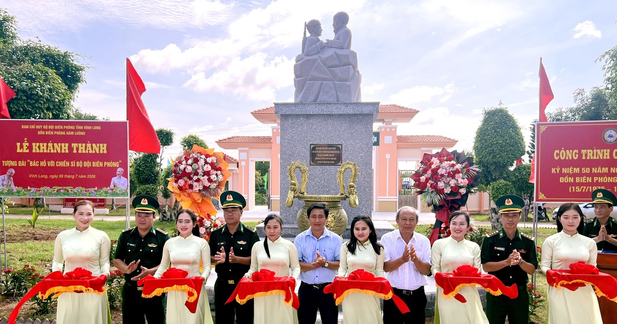 Khánh thành tượng đài Bác Hồ với chiến sĩ Bộ đội biên phòng tại Vĩnh Long
