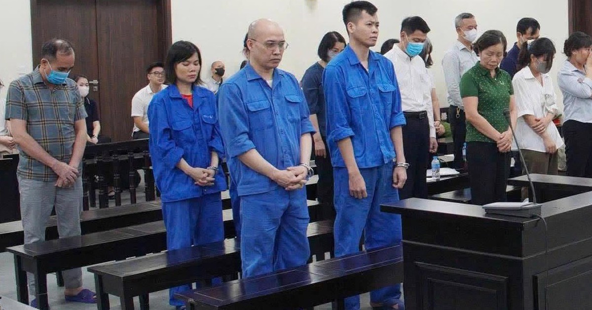 686 phòng khám, nhà thuốc ở Hà Nội 'chạy' giấy phép: Tòa lần thứ hai trả hồ sơ điều tra bổ sung