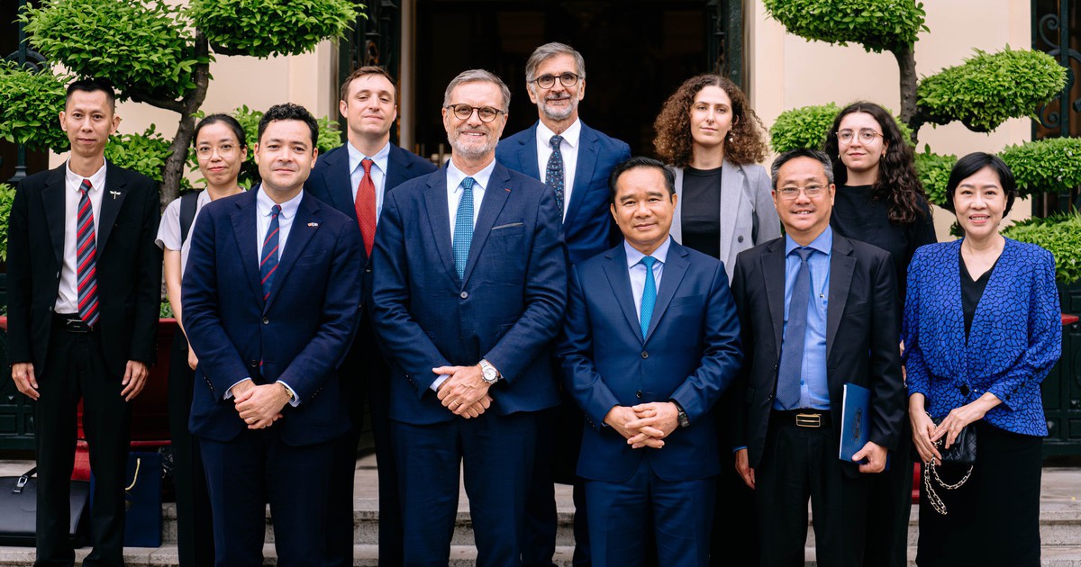 Đại sứ Pháp Olivier Brochet kết thúc nhiệm kỳ với nhiều kỷ niệm đẹp về Việt Nam