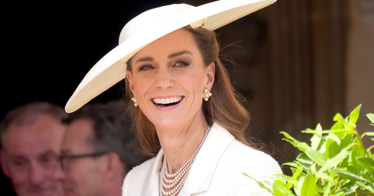 Kate Middleton được vinh danh là người mặc đẹp nhất nước Anh