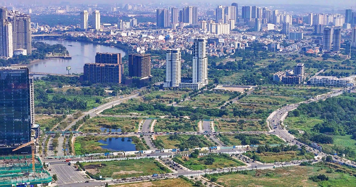 Nắm hơn 8 tỉ USD 'tiền cọc', các doanh nghiệp bất động sản có gặp áp lực?