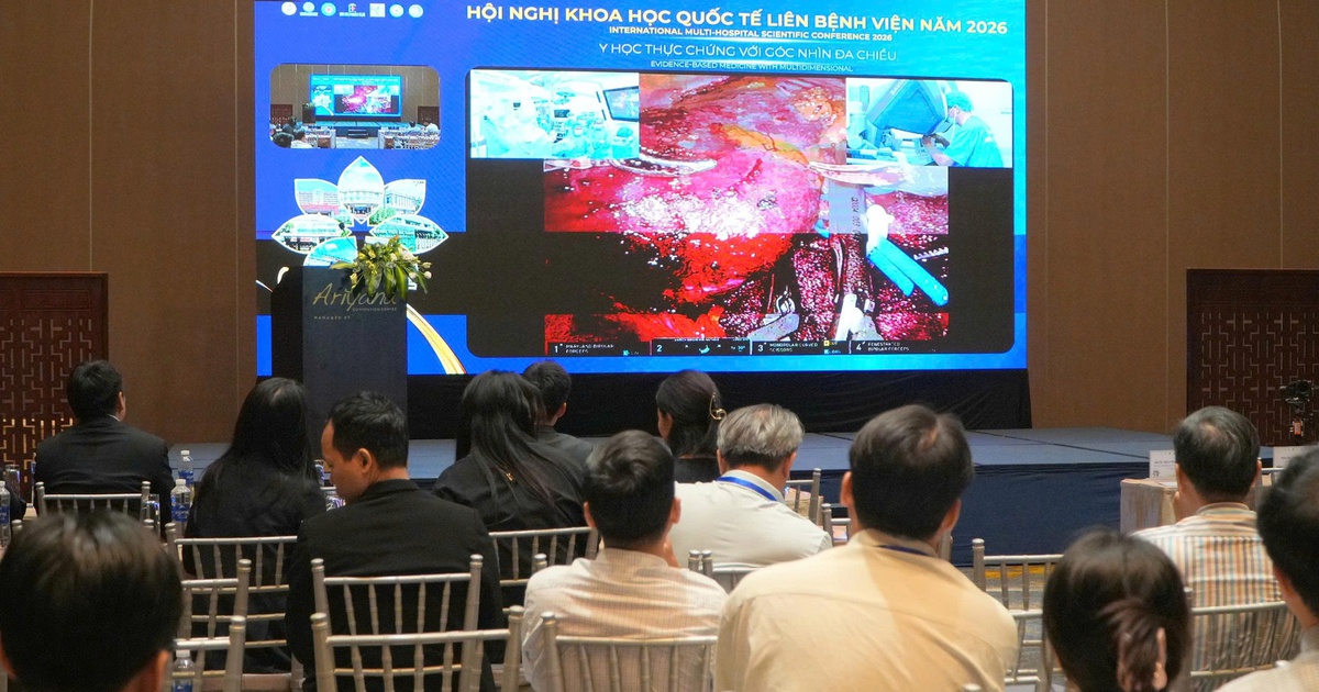 Xem trực tiếp ca mổ robot tại Hội nghị khoa học quốc tế liên bệnh viện