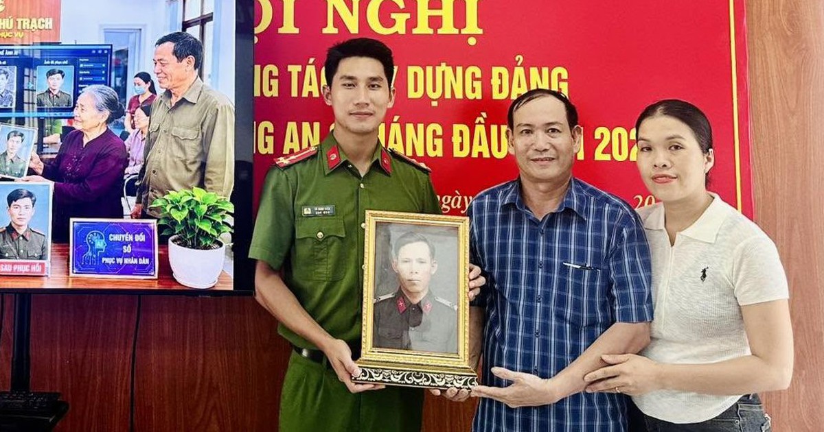 Công an Quảng Trị giúp người dân phục dựng ảnh liệt sĩ, người có công