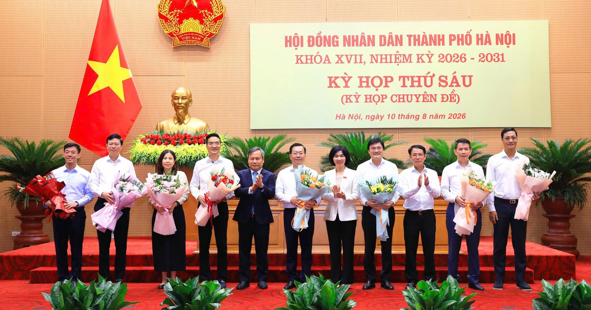 Hà Nội miễn nhiệm 11 Ủy viên UBND TP, có nhiều giám đốc sở