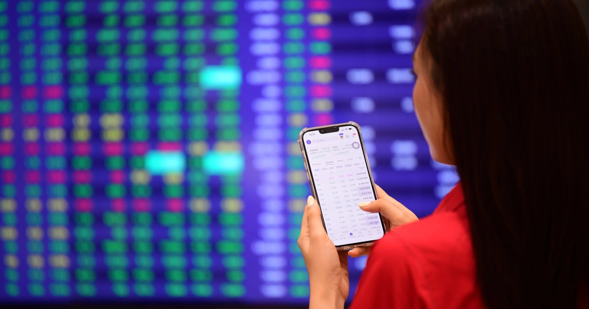 Cổ phiếu vốn nhà nước tiếp tục 'dậy sóng', VN-Index tăng gần 9 điểm