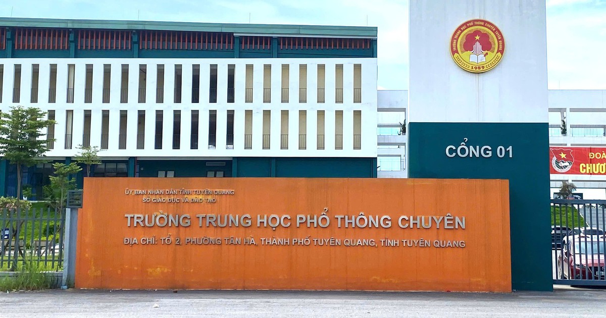 328 thí sinh Tuyên Quang thi lại: Giám thị bốc thăm, Bộ 'canh' từ khâu chuẩn bị đến chấm thi