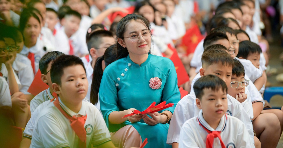 Bộ GD-ĐT: Không để giáo viên vừa dạy học vừa làm việc khác vì thiếu người