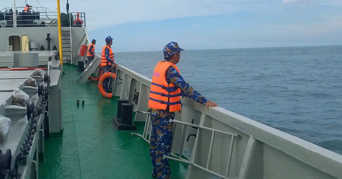 4 người bị sóng cuốn xuống biển Đà Nẵng: Mở rộng vùng tìm kiếm ra giữa Sơn Trà và đảo Cù Lao Chàm