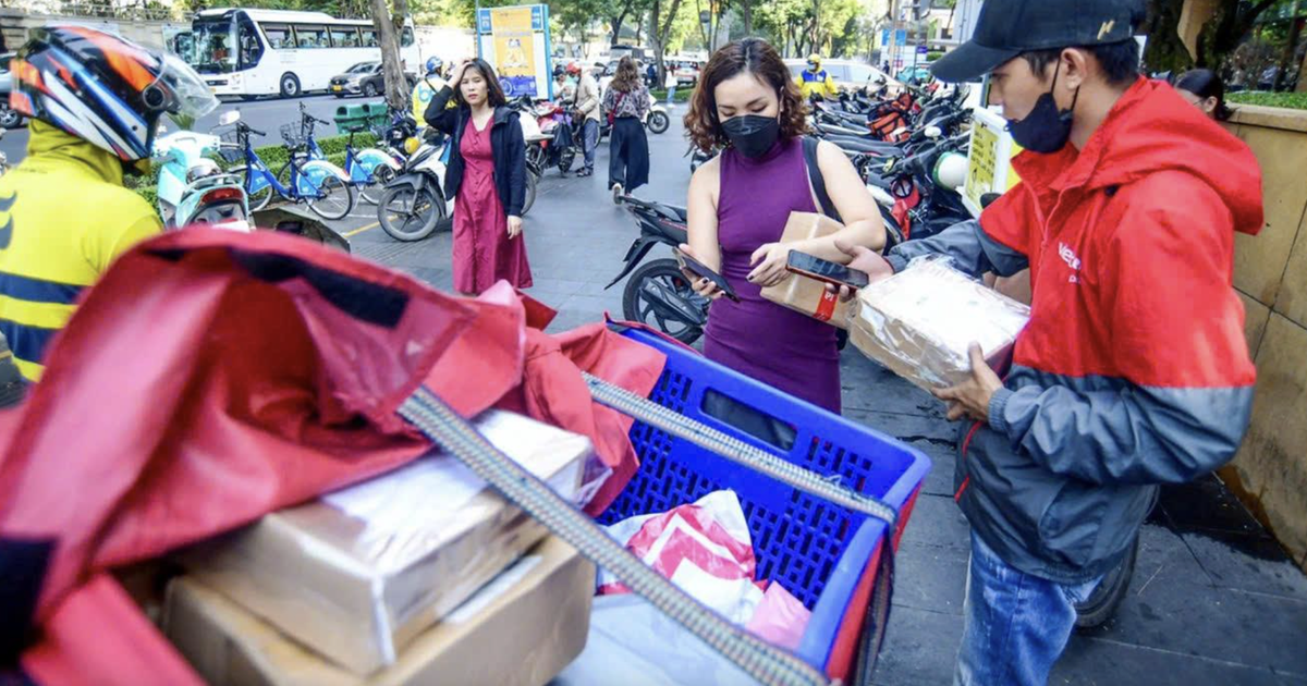 Thương mại điện tử Việt Nam tăng trưởng chậm lại, người tiêu dùng nhạy cảm hơn với giá