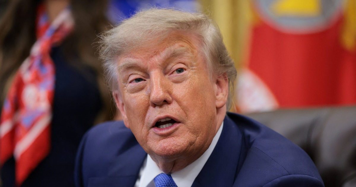 Ông Trump tuyên bố Mỹ đang kiểm soát hoàn toàn eo biển Hormuz