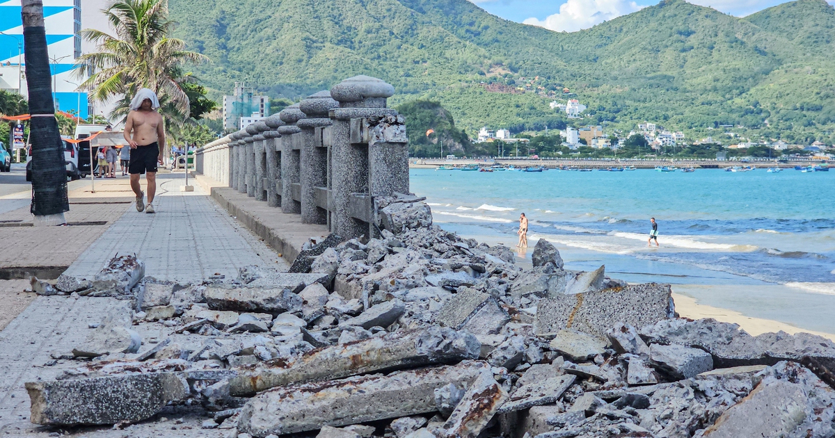 Hệ thống lan can dọc bờ biển ở Nha Trang nhìn còn tốt, vì sao phá dỡ?