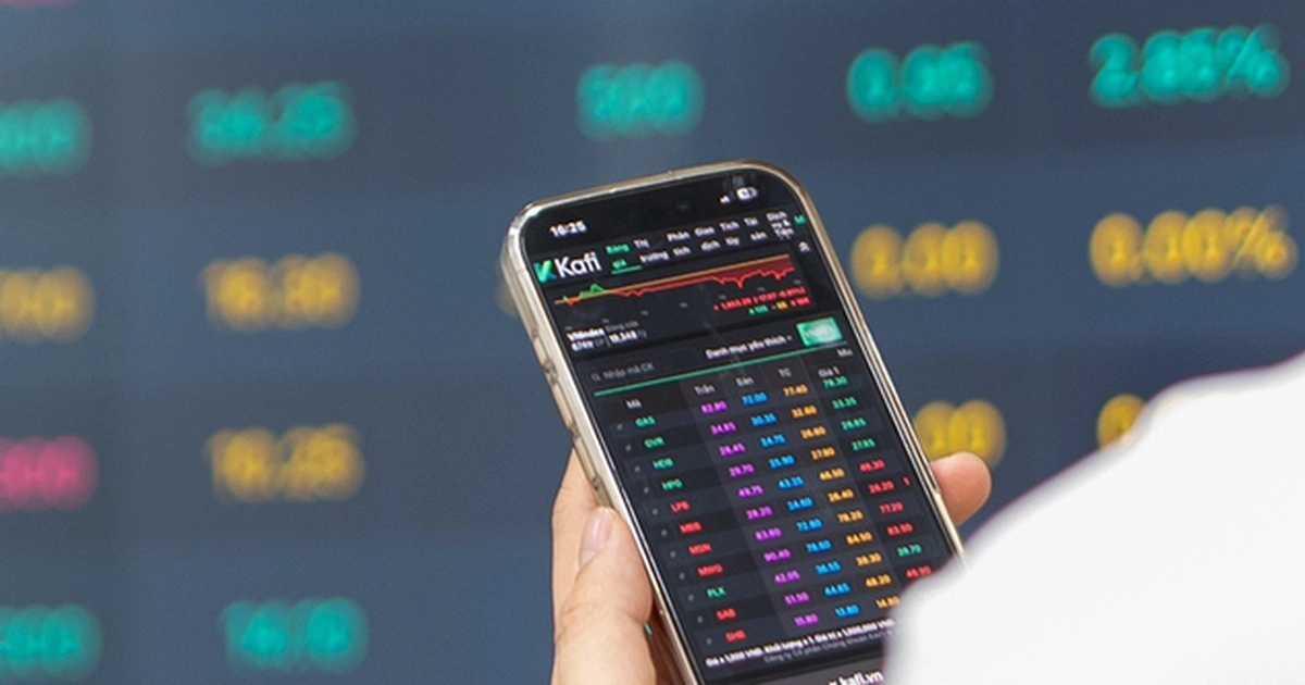 Nhóm Vingroup và cổ phiếu nhà nước giúp VN-Index tăng gần 20 điểm